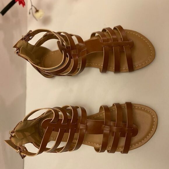 Wild Diva lounge brown  woven  Ankle strap flat - Picture 5 of 6